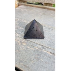 Pyramide en Tourmaline noire 167grs 56mm
