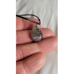 Pendentif goutte en Lodolite ou Quartz jardin